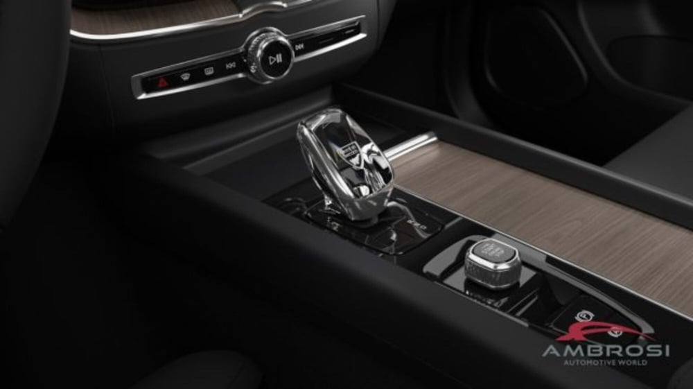 Volvo XC60 nuova a Perugia (13)