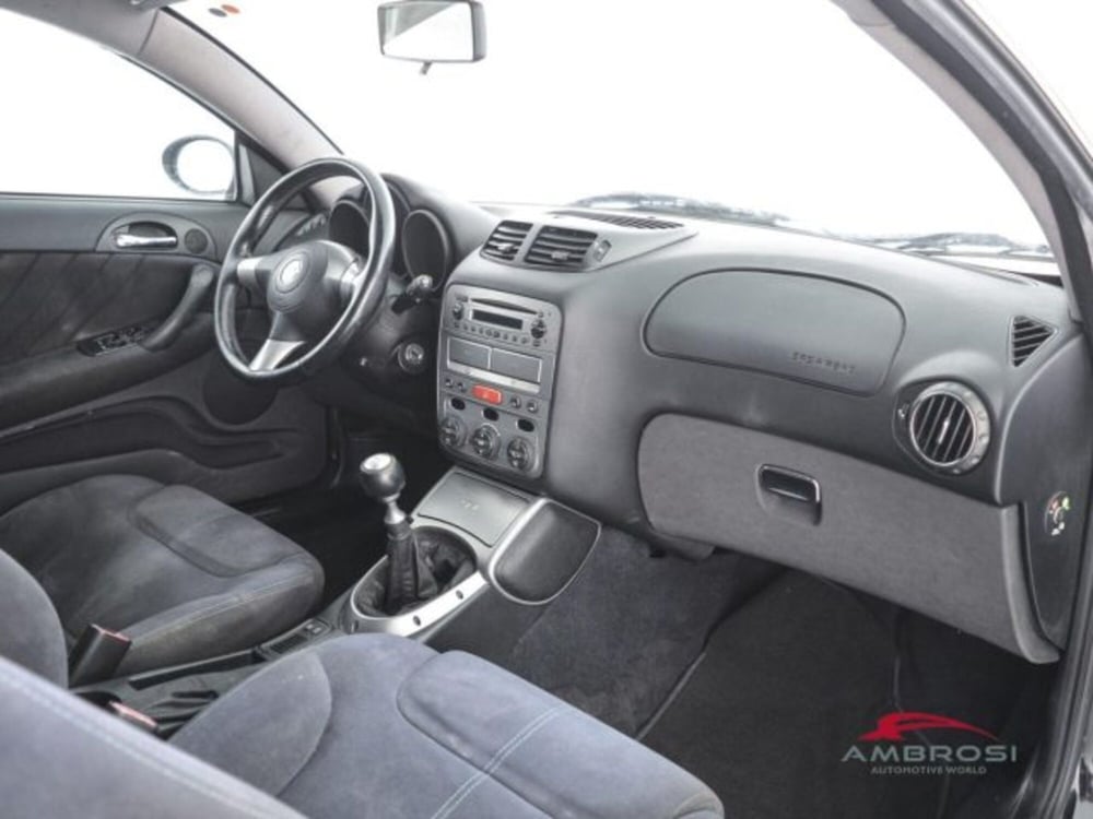 Alfa Romeo GT usata a Perugia (12)