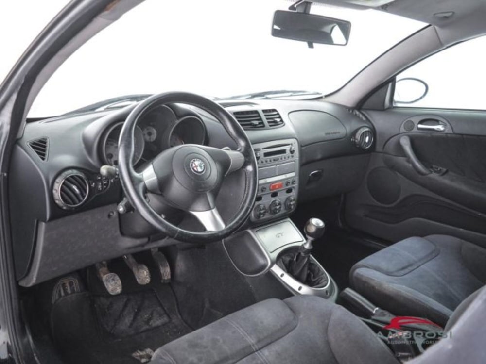 Alfa Romeo GT usata a Perugia (8)