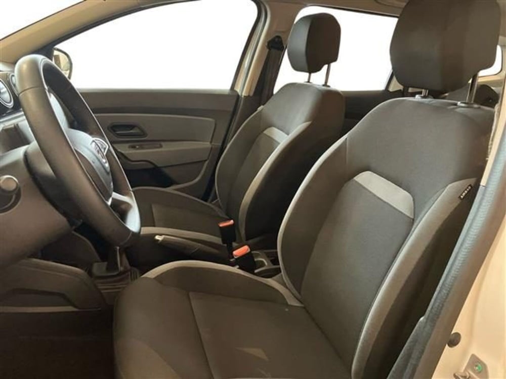 Dacia Duster usata a Como (10)