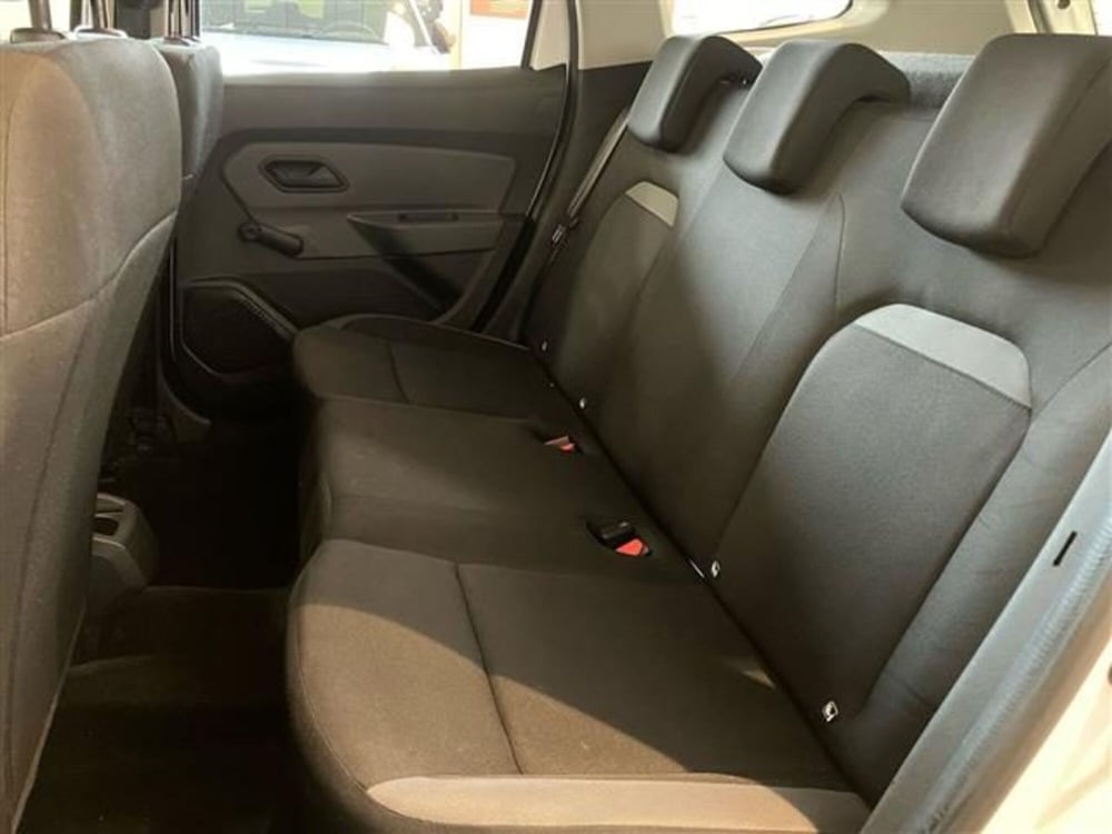 Dacia Duster usata a Como (12)