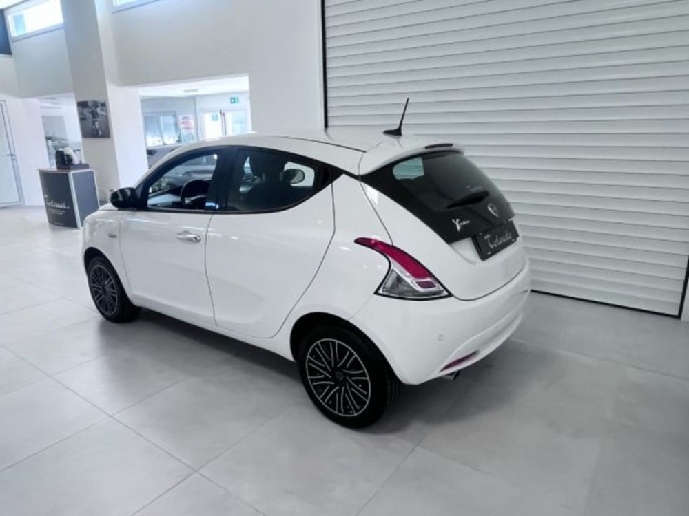Lancia Ypsilon usata a Oristano (5)