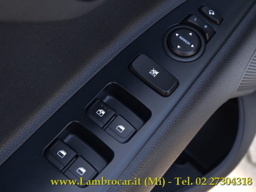 Kia Rio usata a Milano (16)