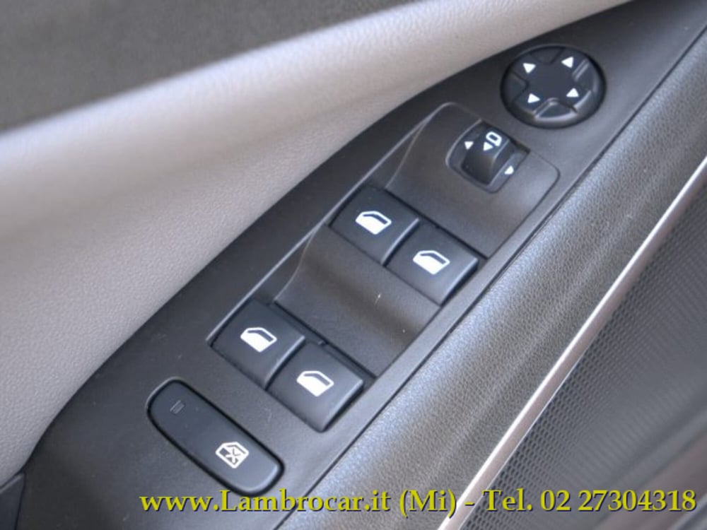 Opel Crossland X usata a Milano (16)
