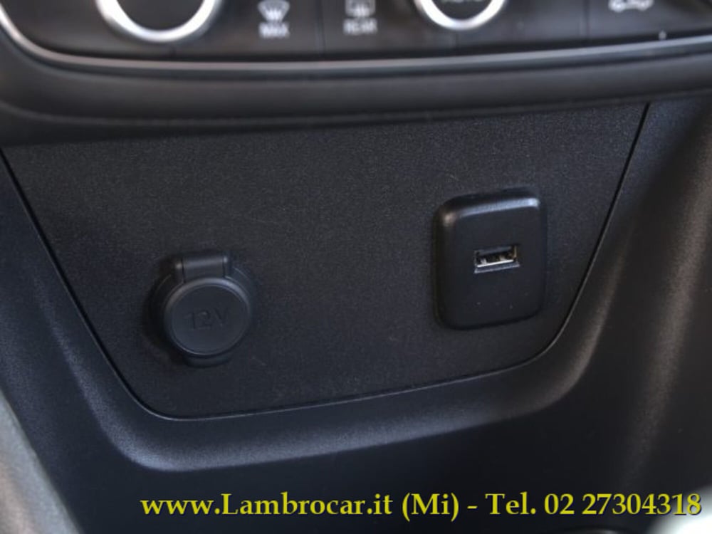 Opel Crossland X usata a Milano (17)