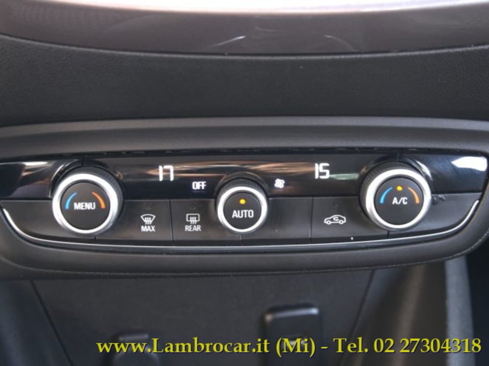 Opel Crossland X usata a Milano (18)