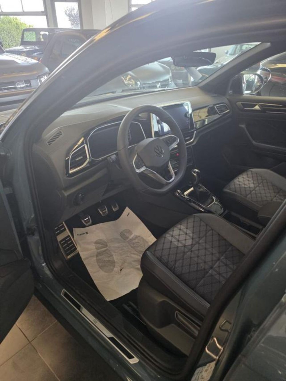 Volkswagen T-Roc nuova a Napoli (4)
