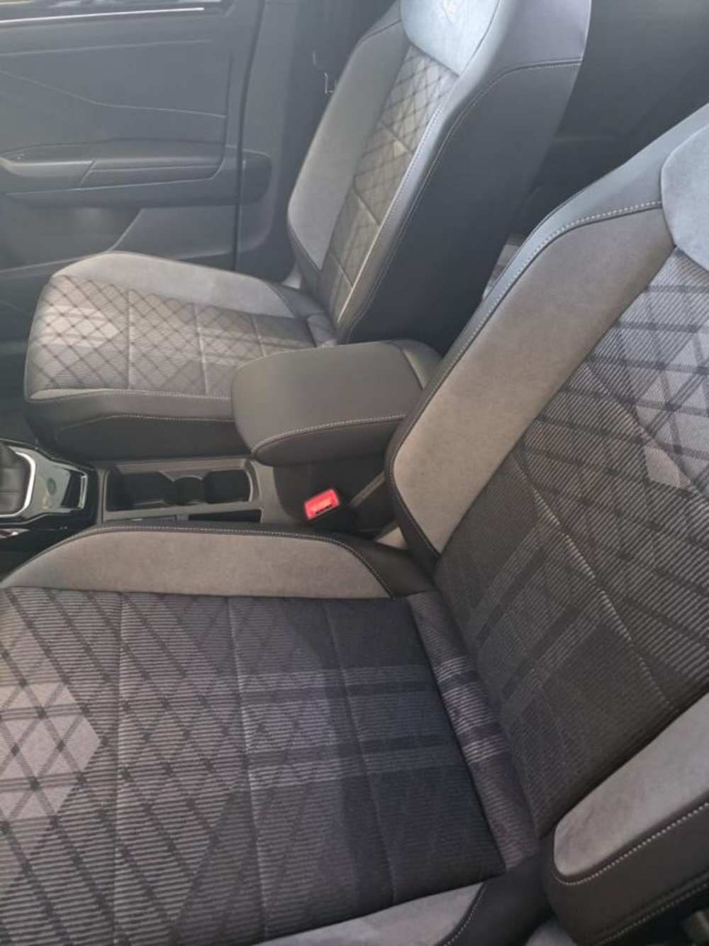 Volkswagen T-Roc nuova a Napoli (7)