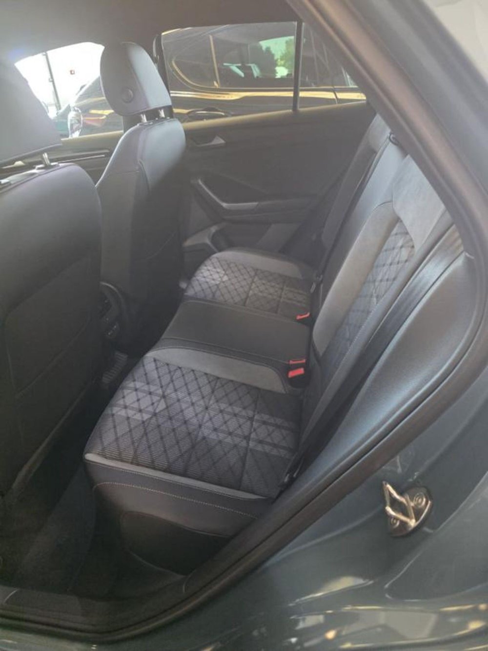 Volkswagen T-Roc nuova a Napoli (8)