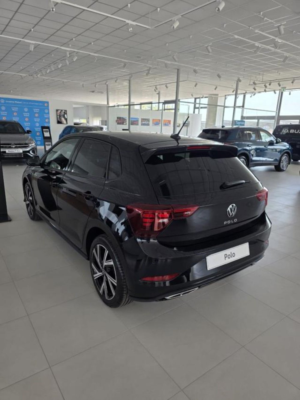 Volkswagen Polo nuova a Napoli (4)