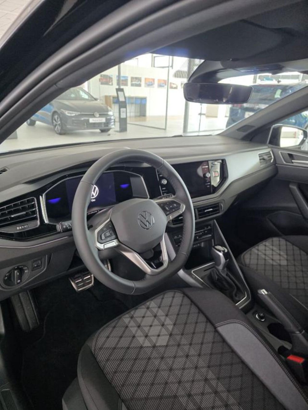 Volkswagen Polo nuova a Napoli (5)