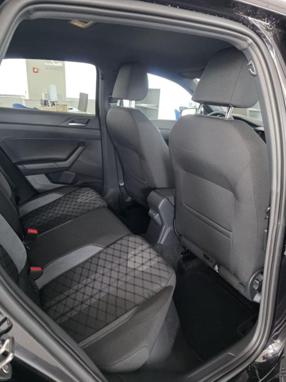 Volkswagen Polo nuova a Napoli (9)