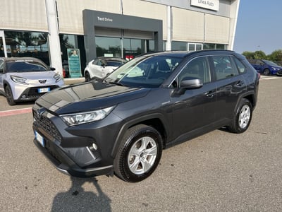 Toyota Rav4 HV (218CV) E-CVT 2WD Active del 2021 usata a Piacenza