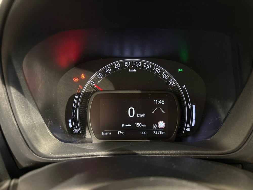 Toyota Aygo X usata a Lecco (10)