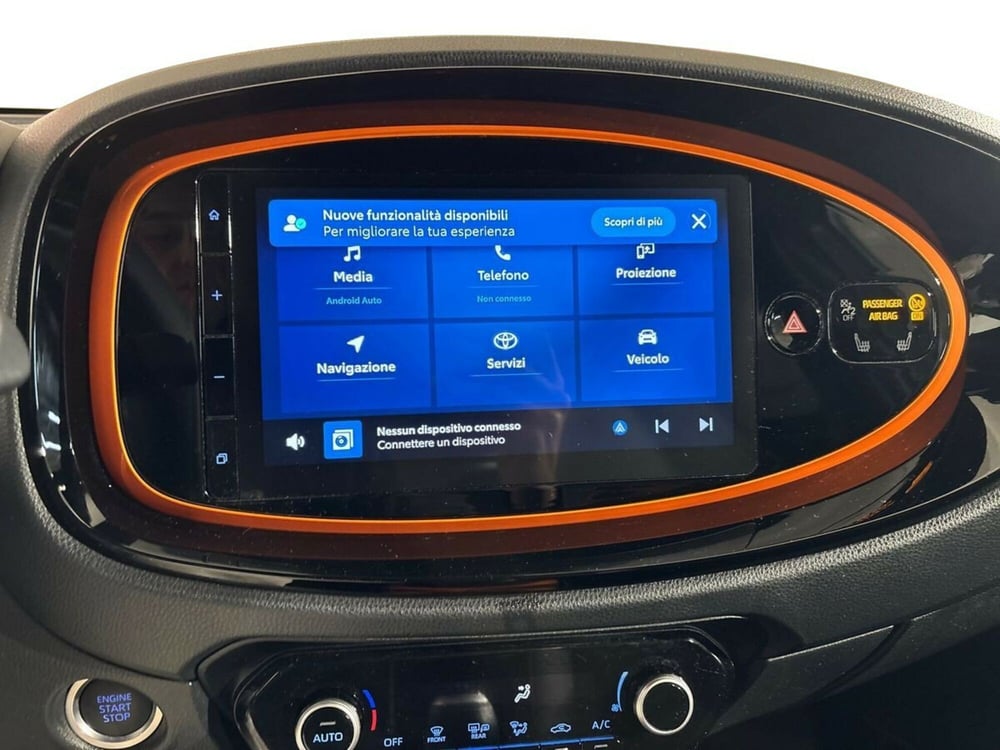 Toyota Aygo X usata a Lecco (14)
