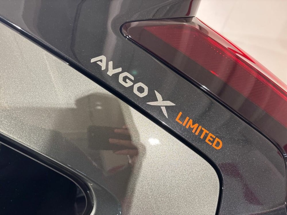 Toyota Aygo X usata a Lecco (18)
