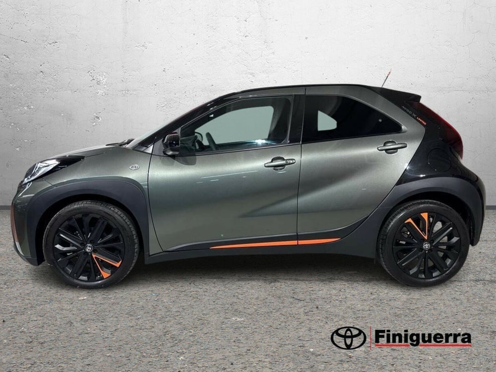 Toyota Aygo X usata a Lecco (7)