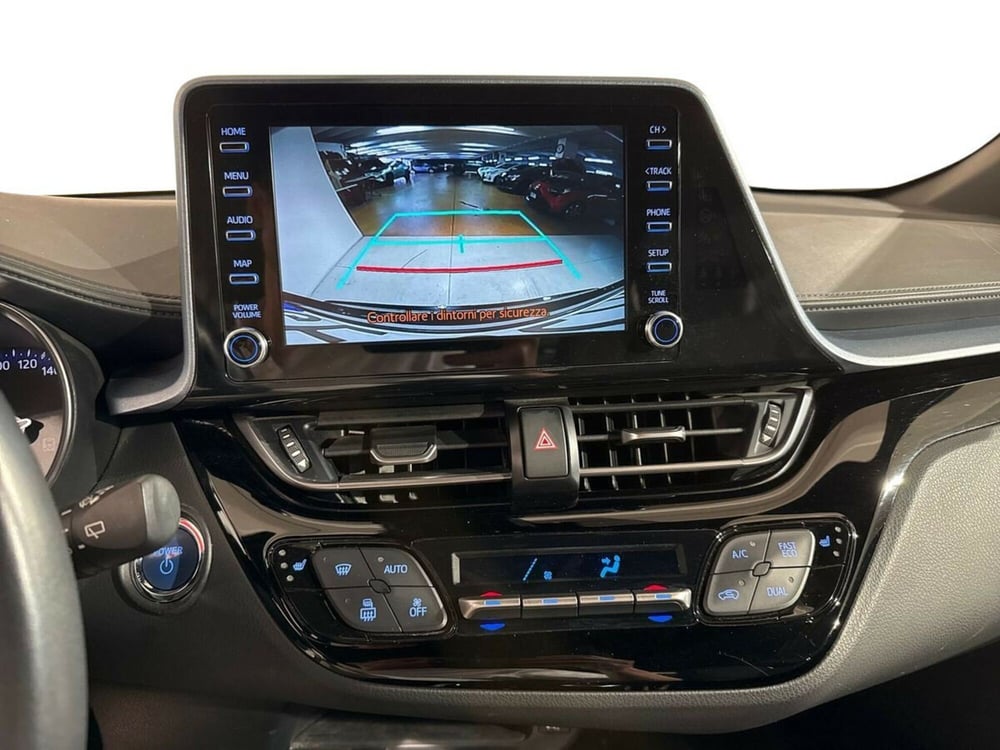 Toyota Toyota C-HR usata a Lecco (10)