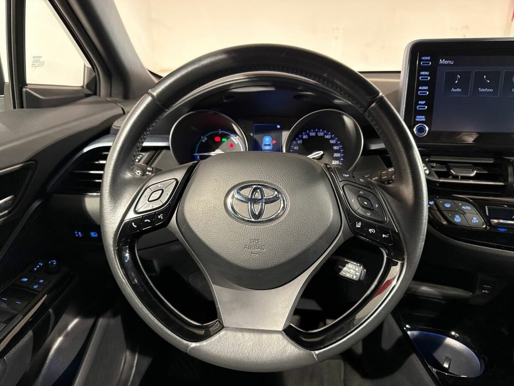 Toyota Toyota C-HR usata a Lecco (11)