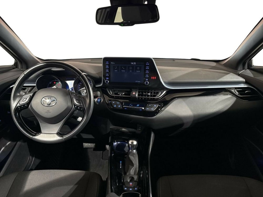 Toyota Toyota C-HR usata a Lecco (8)