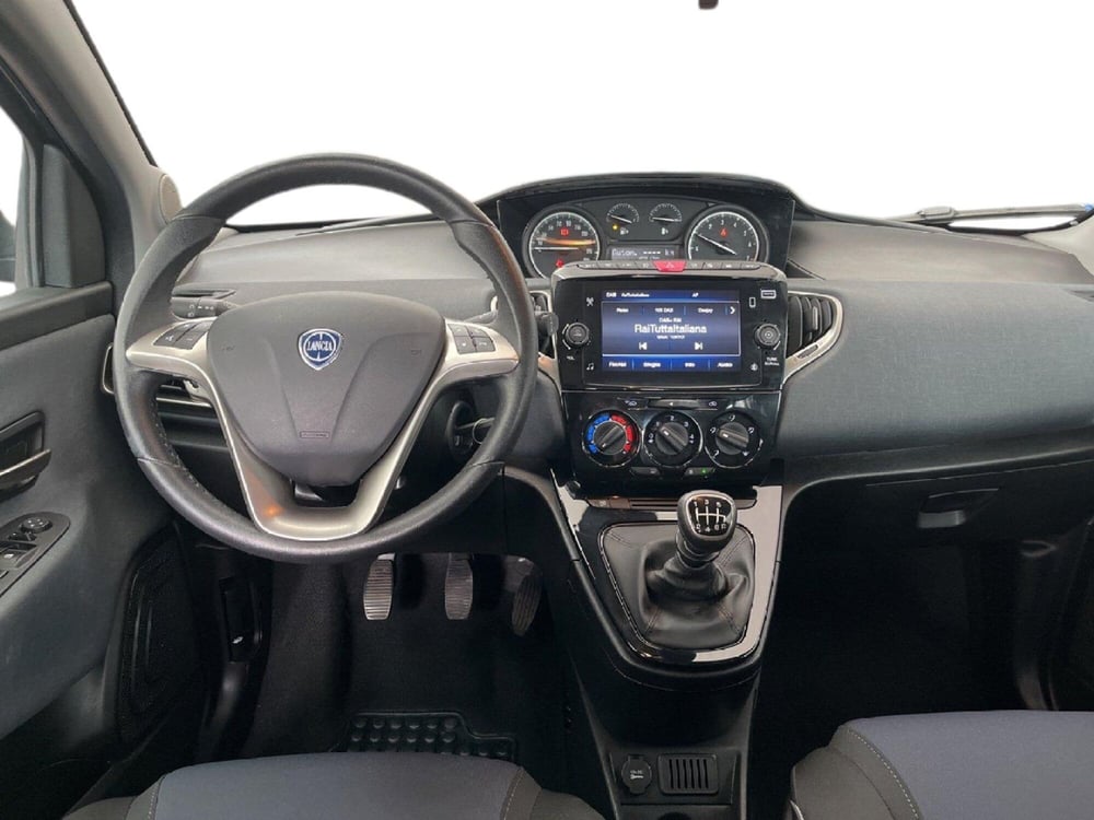 Lancia Ypsilon usata a Torino (11)