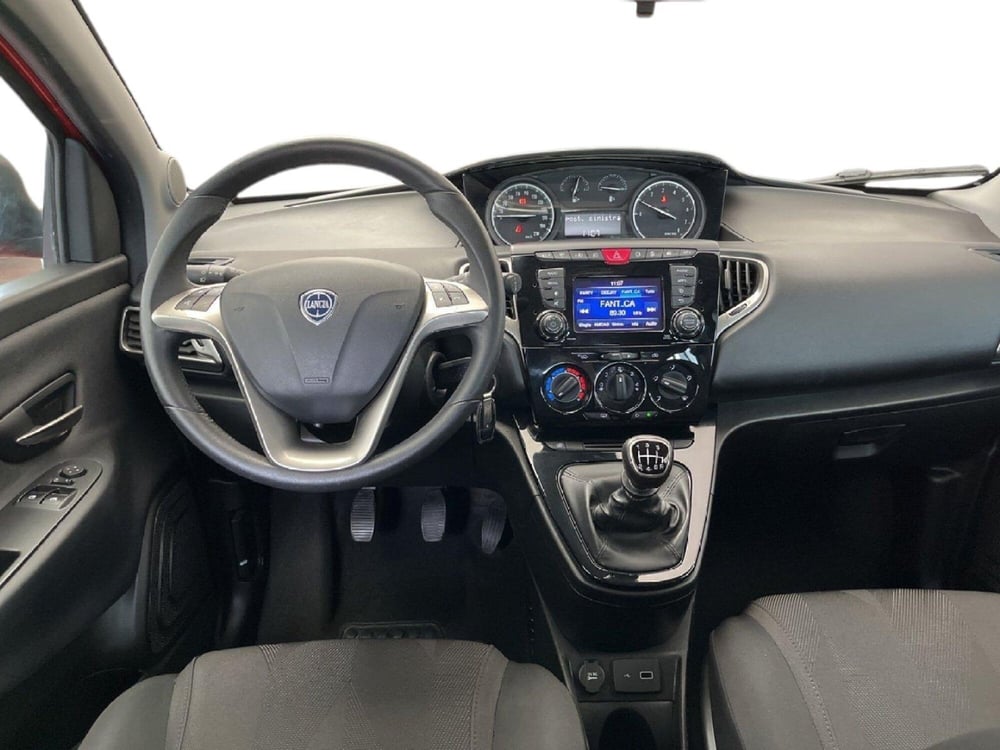 Lancia Ypsilon usata a Torino (11)
