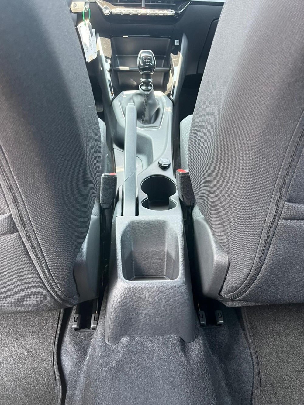 Peugeot 2008 nuova a Milano (19)