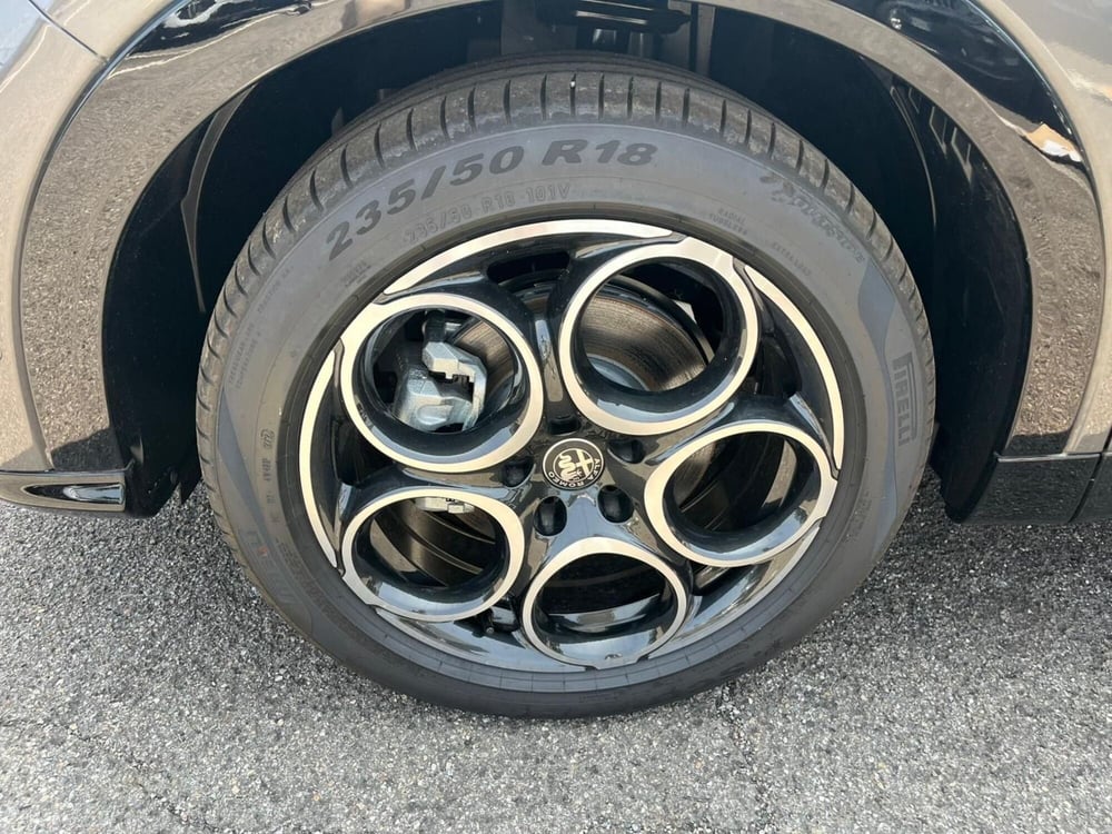 Alfa Romeo Tonale nuova a Milano (11)