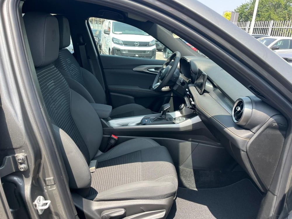 Alfa Romeo Tonale nuova a Milano (13)