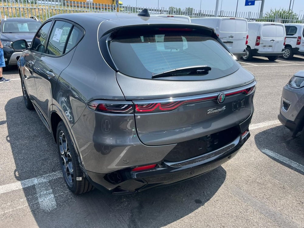 Alfa Romeo Tonale nuova a Milano (6)