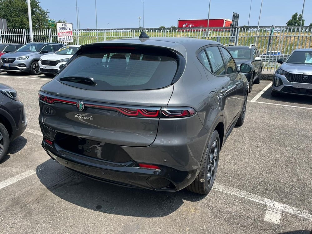 Alfa Romeo Tonale nuova a Milano (7)