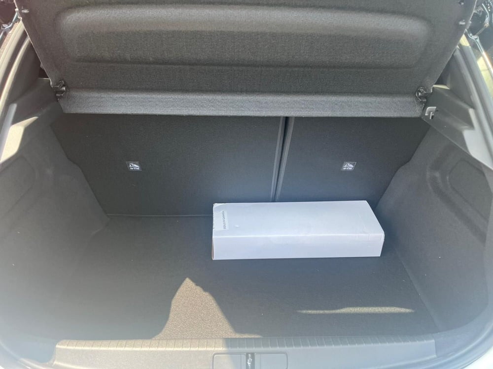 Opel Corsa nuova a Milano (10)