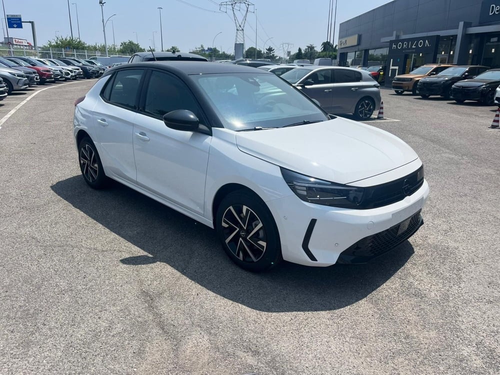 Opel Corsa nuova a Milano (3)