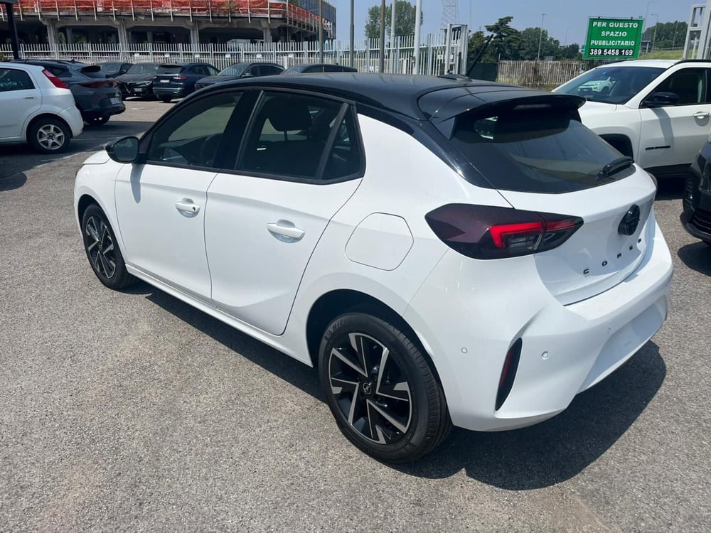 Opel Corsa nuova a Milano (6)