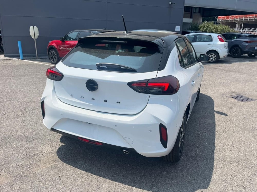 Opel Corsa nuova a Milano (8)