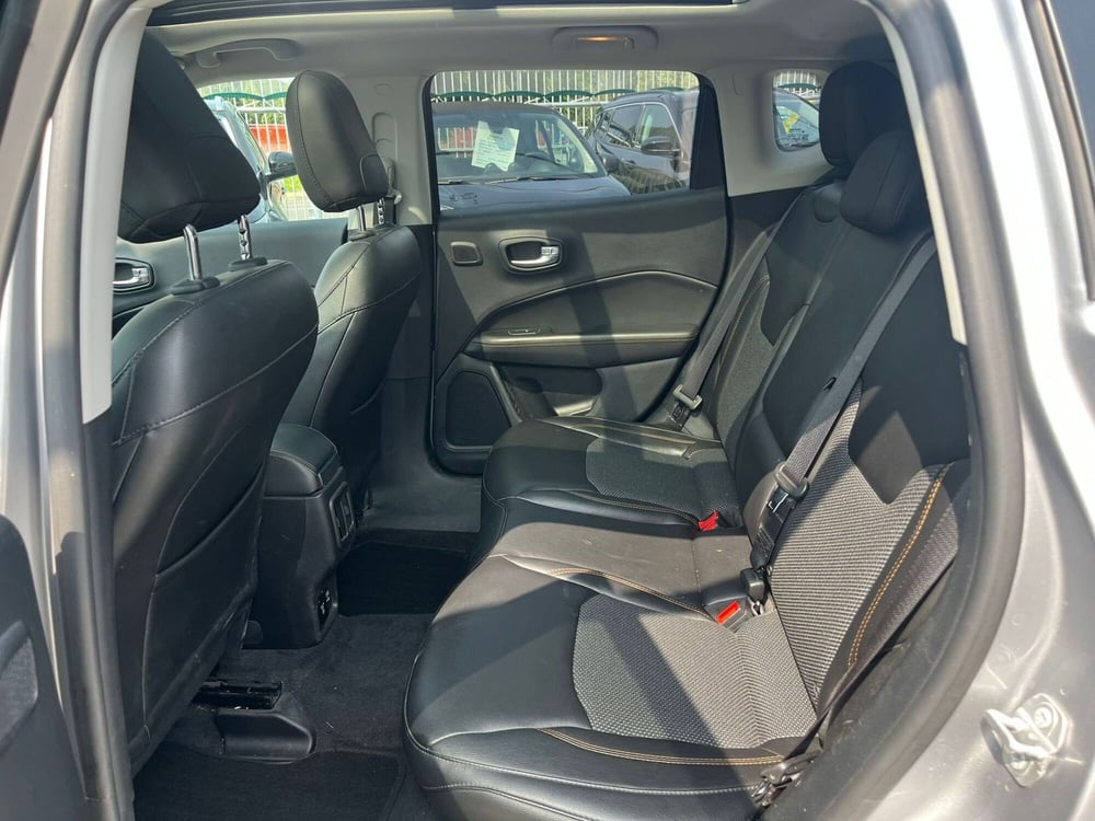 Jeep Compass usata a Milano (14)