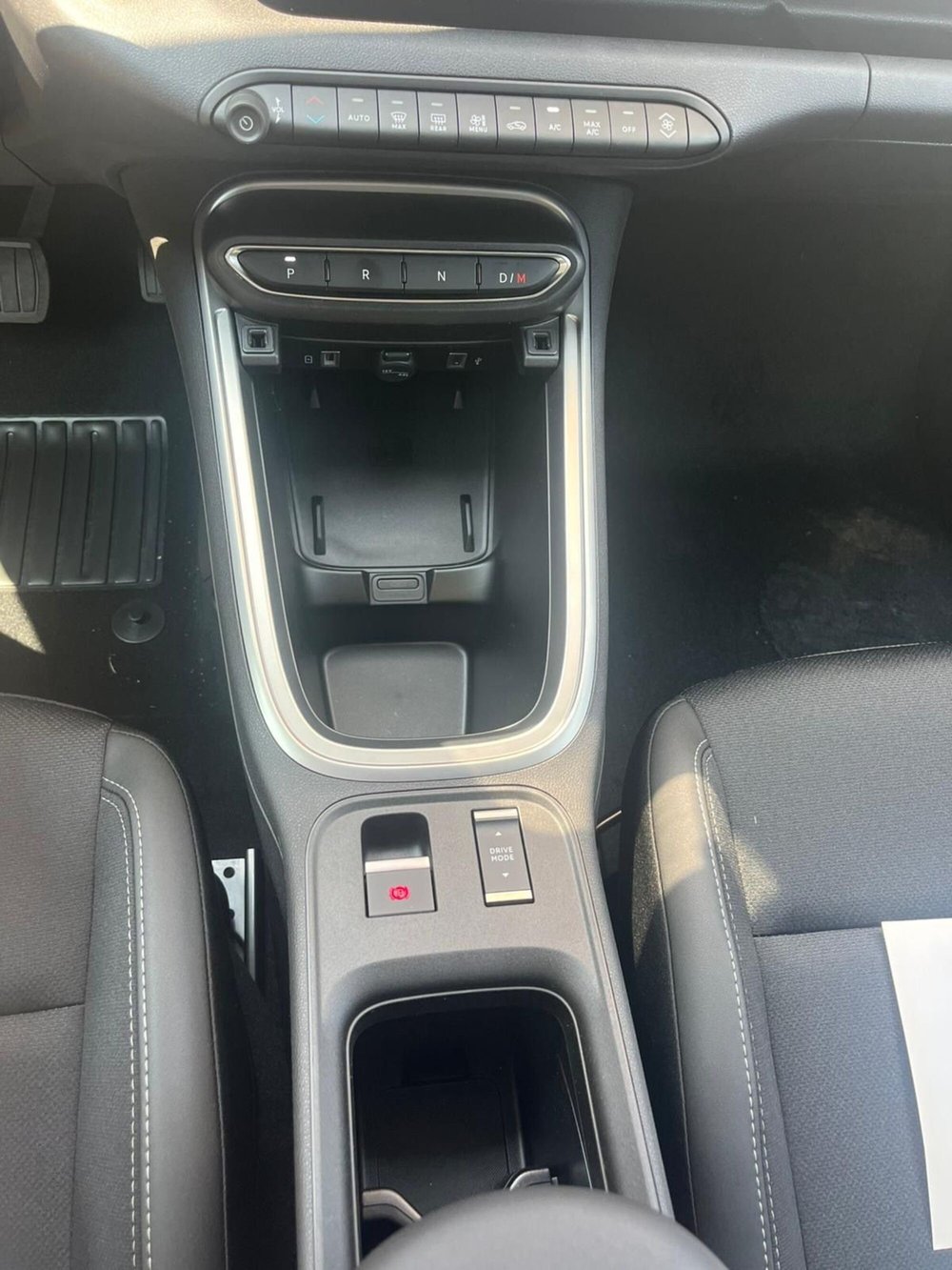 Jeep Avenger nuova a Milano (18)