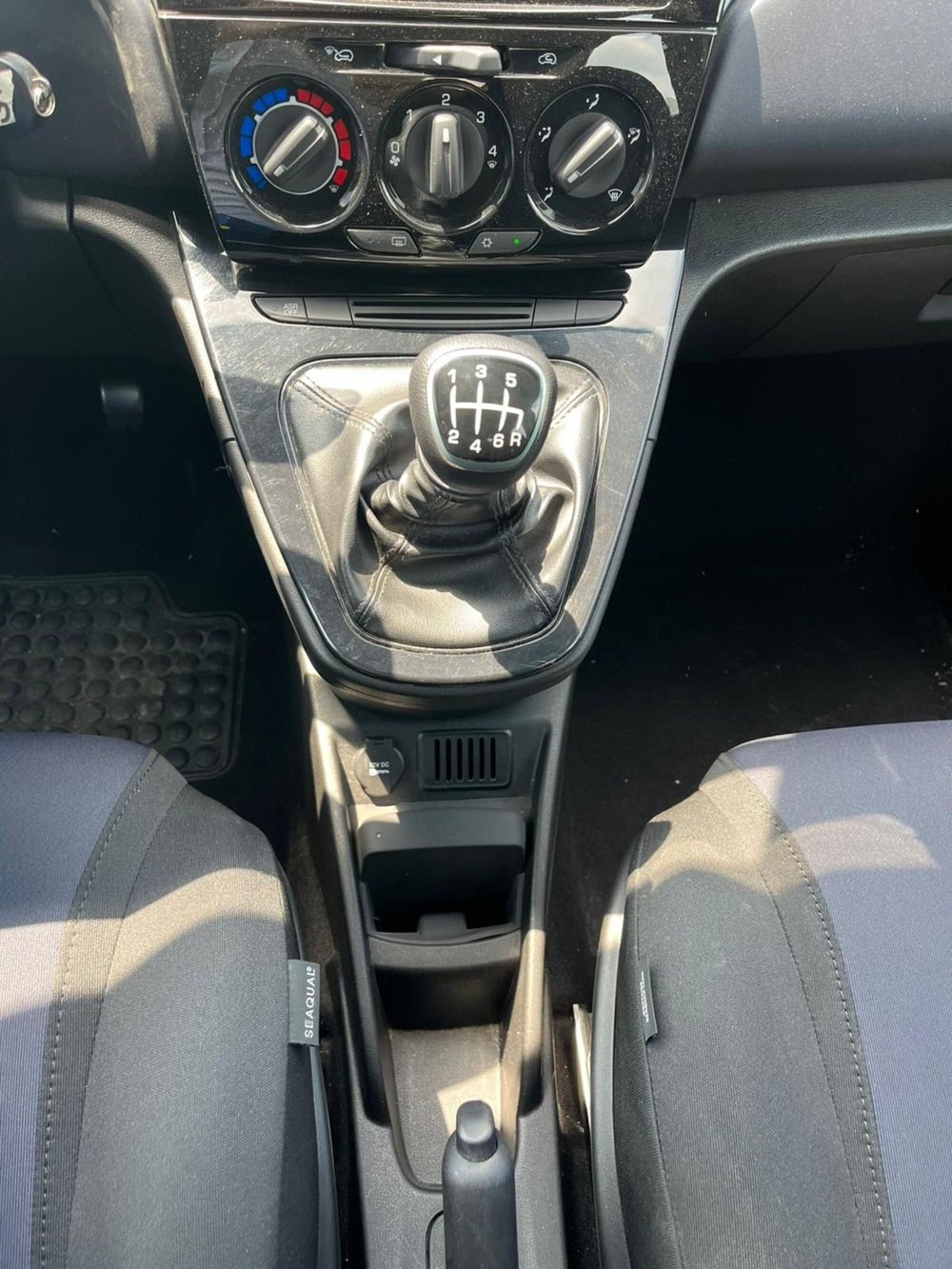 Lancia Ypsilon usata a Milano (18)