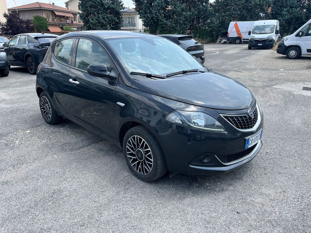 Lancia Ypsilon usata a Milano (3)