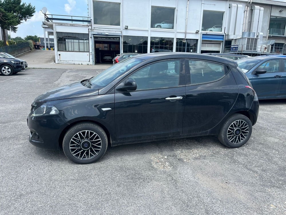 Lancia Ypsilon usata a Milano (4)