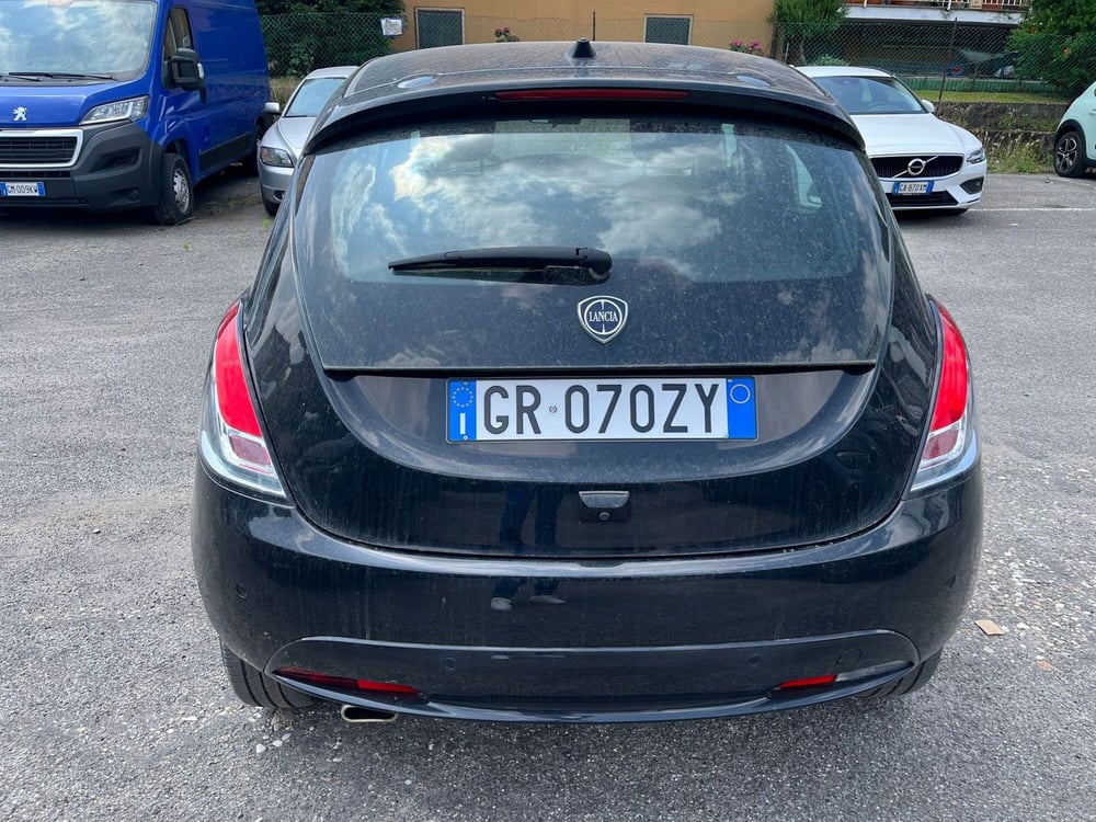 Lancia Ypsilon usata a Milano (8)