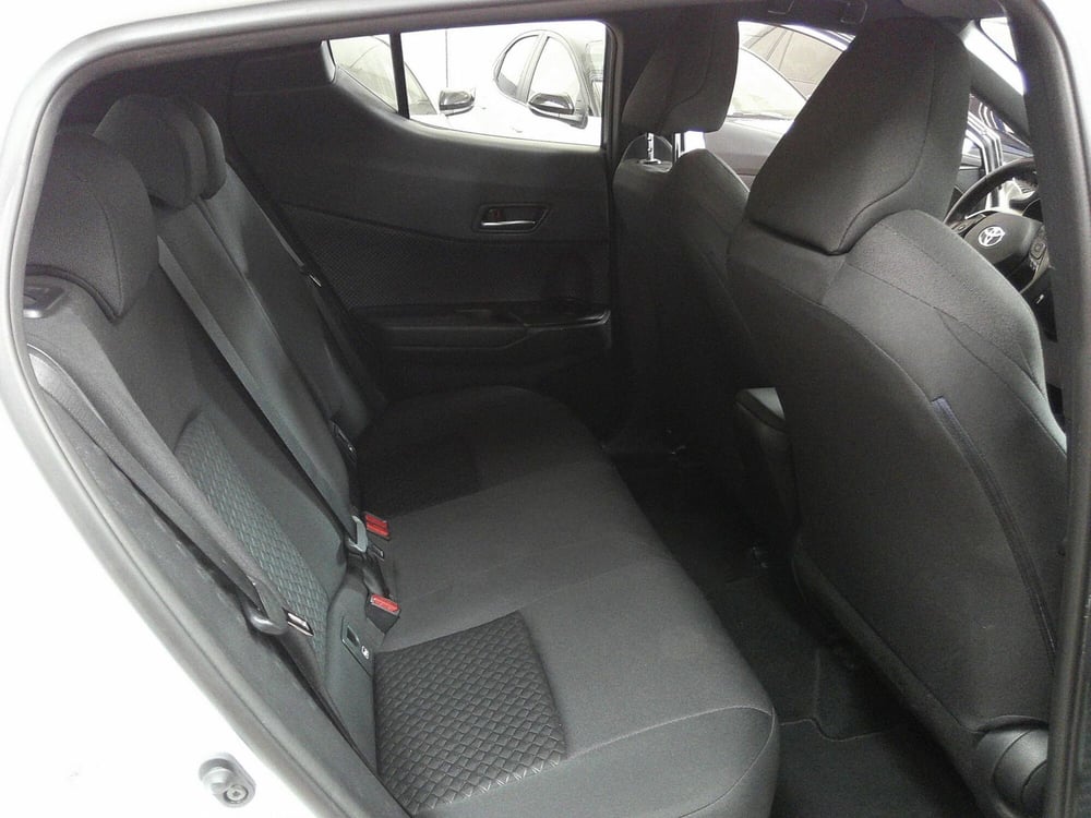 Toyota Toyota C-HR usata a Treviso (13)