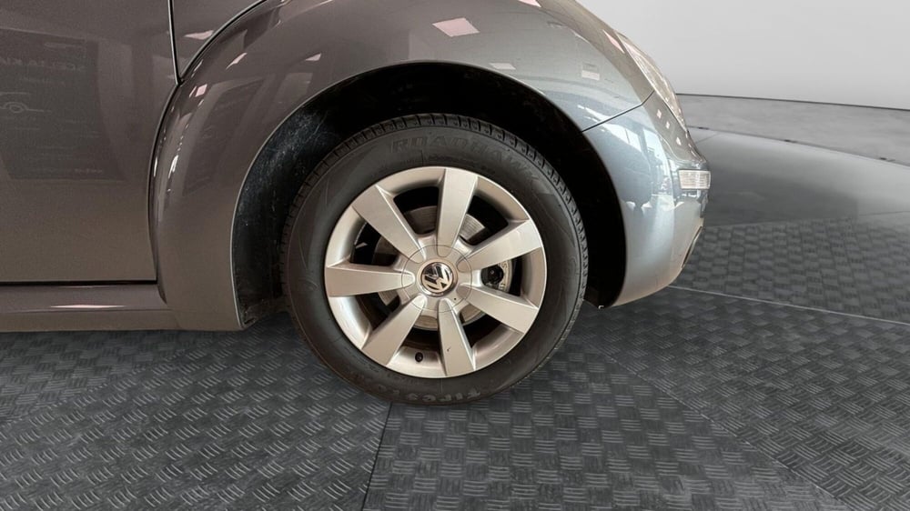 Volkswagen New Beetle Cabrio usata a Treviso (9)