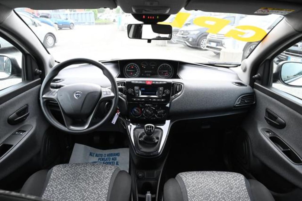 Lancia Ypsilon usata a Torino (11)