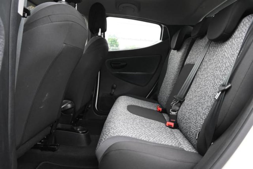 Lancia Ypsilon usata a Torino (15)