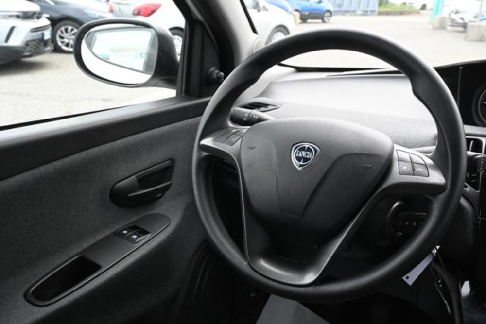 Lancia Ypsilon usata a Torino (20)