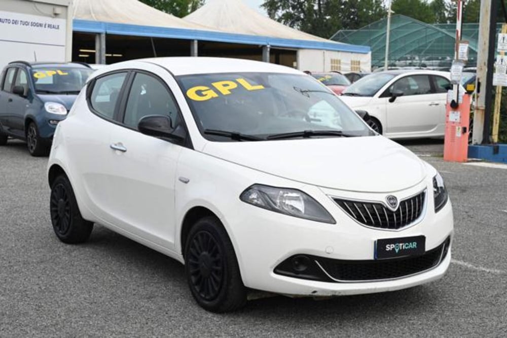 Lancia Ypsilon usata a Torino (3)
