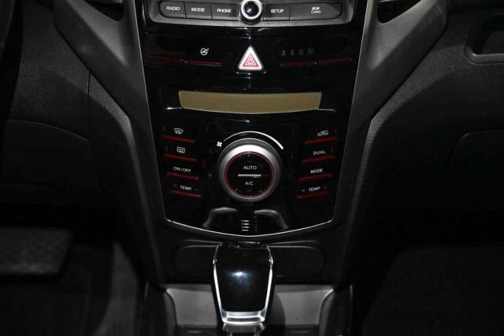 Ssangyong Tivoli usata a Torino (14)