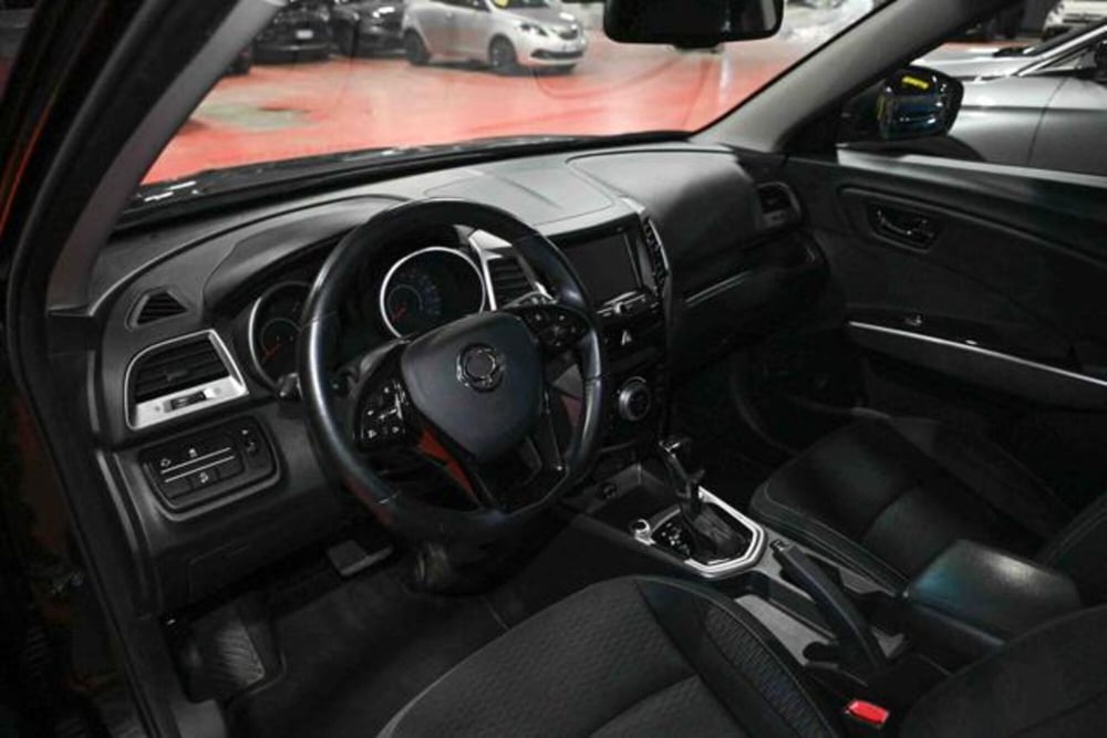 Ssangyong Tivoli usata a Torino (9)