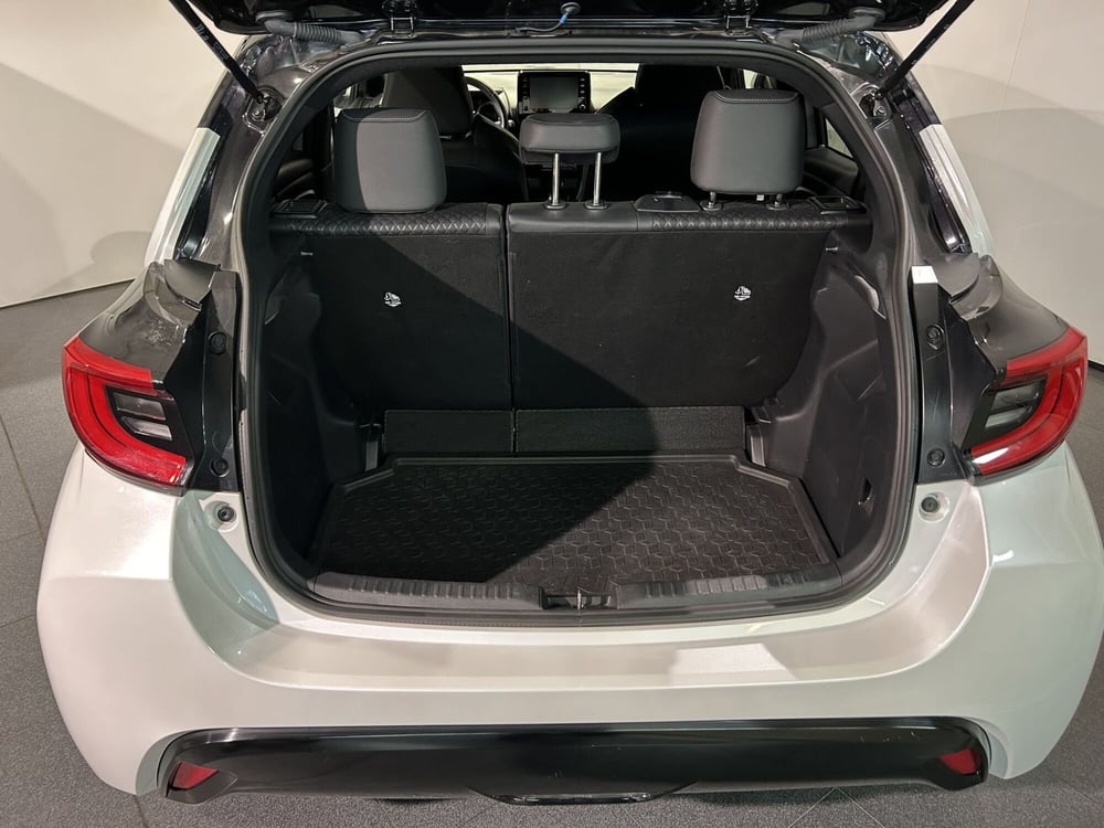 Toyota Yaris usata a Milano (10)